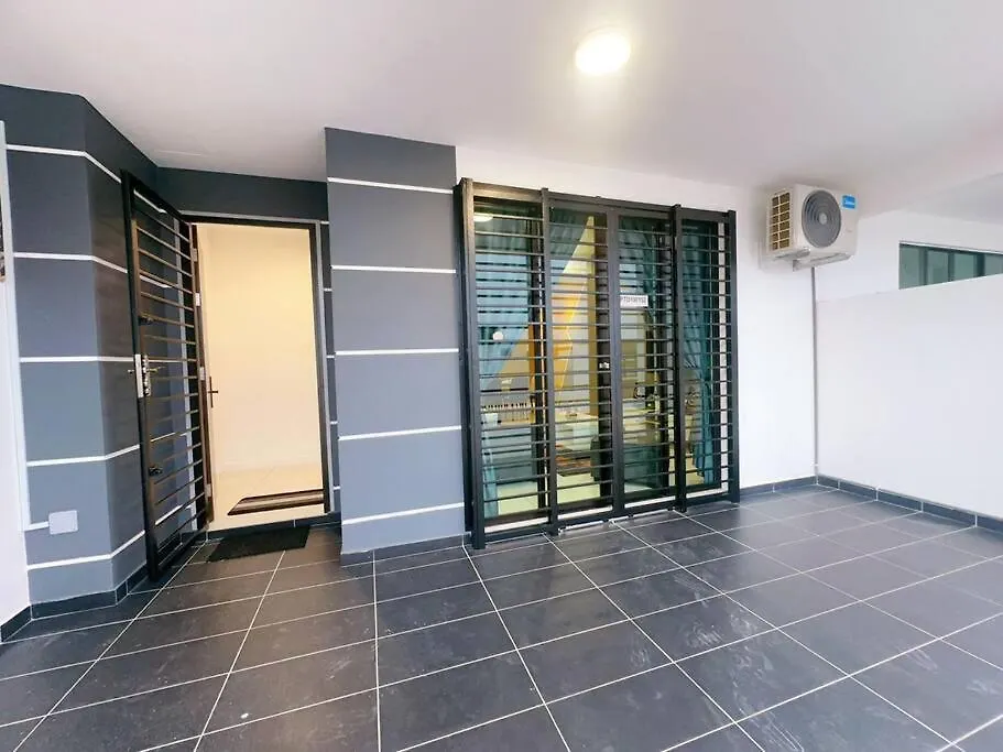 A18 Tebing Dato Onn 39 Johor Bahru Holiday home